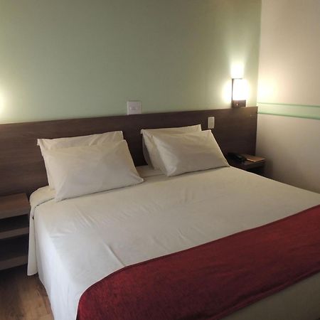 Hotel Monte Carlo Campos do Jordão Стая снимка