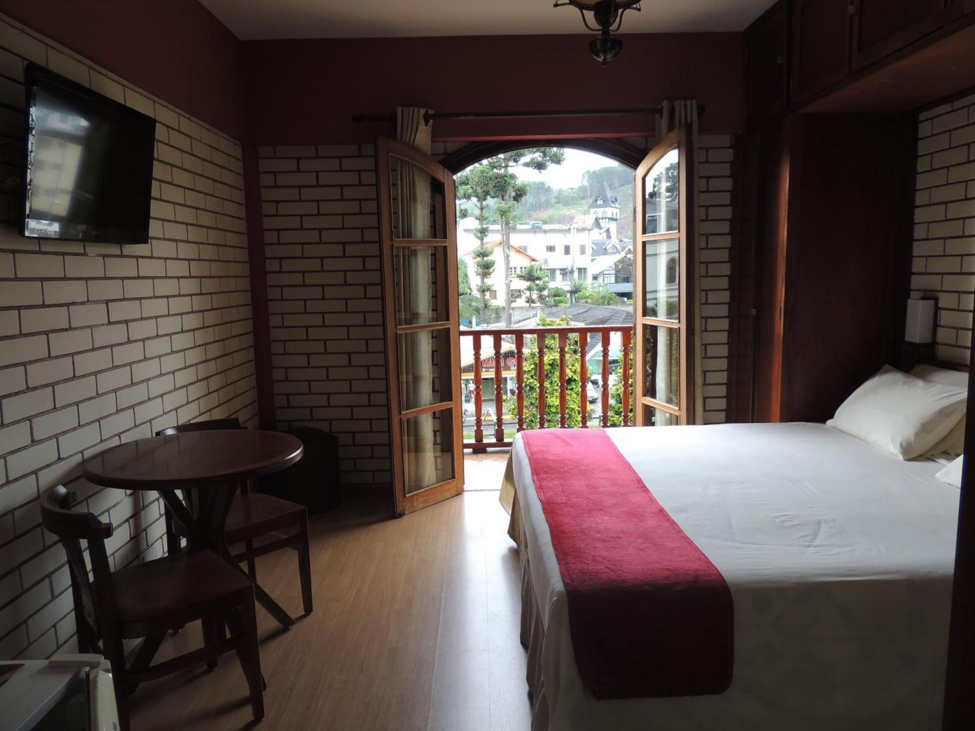 Hotel Monte Carlo Campos do Jordão Стая снимка